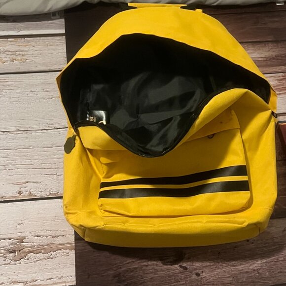 Harry Potter Wizarding World Hufflepuff Set - Picture 3 of 13